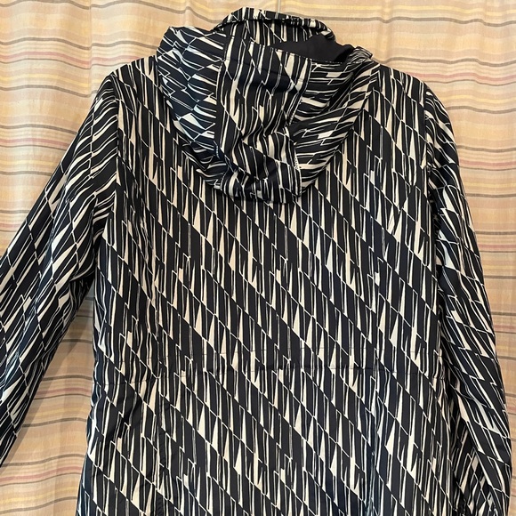 Lands End Rain/utility Jacket Navy blue with white and red detail. - Picture 2 of 3